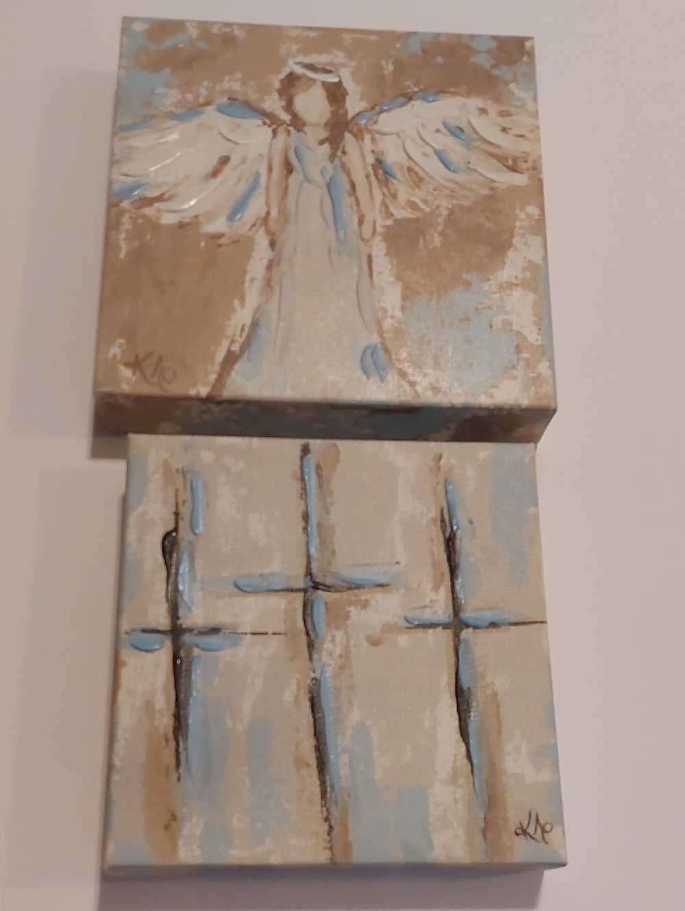Set of 2 Kelsey Andrews Angel Canvas And Crosses CWall Art in Beige & Light Blue